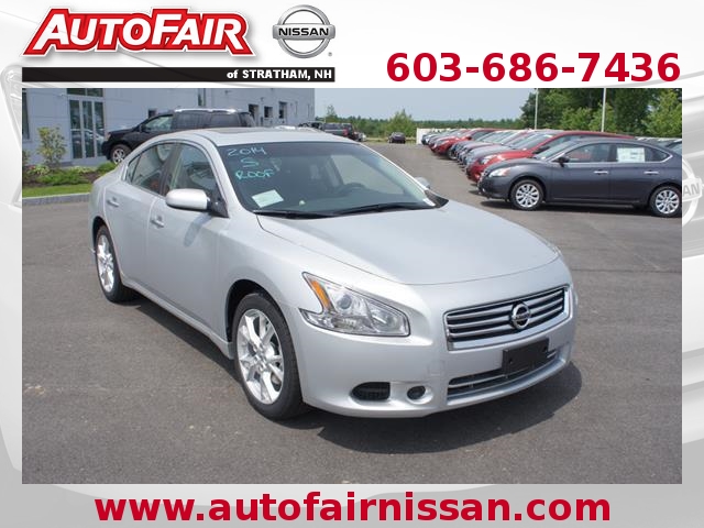 2014 Maxima 3.5 S - Moonroof, Push Button Start, Bluetooth 2014 Maxima 3.5 S - Moonroof, Push Button Start, Bluetooth